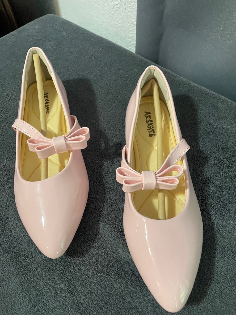 Women’s Pink Patent Bow Strap Flats NWOT size 6